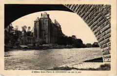 Solesmes Abbaye Saint-Pierre à Solesmes