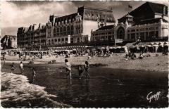 Cabourg - Le Casino et la Plage à Cabourg