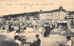 Trouville - Un Village De Parasols Sur La Plage