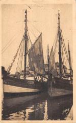 Trouville - Barques De Peche Devant Le Casino