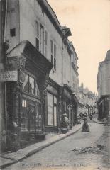 Joigny - La Grande Rue à Joigny