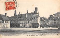 Nevers - La Place Carnot à Nevers