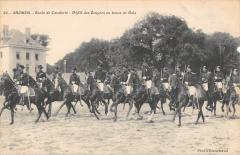 Saumur - Ecole De Cavalerie - Defile Des Ecuyers En Tenue De Gala à Saumur