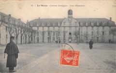 Le Mans - Caserne Cavaignac - Cour D'Honneur au Mans