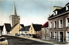 Bretteville-sur-Laize - Rue de La Criquetiere et l'Eglise à Bretteville-sur-Laize