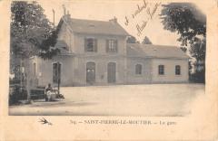 Saint Pierre Le Moutier - La Gare à Saint-Pierre-le-Moûtier