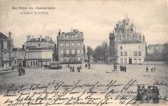 Epernay - Place De La Republique Et Rue Du Commerce à Épernay