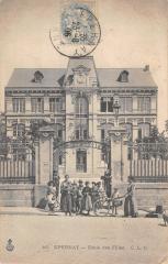 Epernay - Ecole Des Filles à Épernay