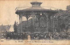 Reims - Le Kiosque Des Marronniers Pendant La Musique à Reims