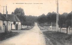 Belhomert - Les Quatre Routes - Cliche Rare -
													28 Eure et Loir
												