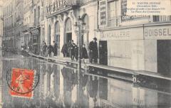 Nantes Inonde - Decembre 1910 - La Place Du Commerce -
																					44200 Nantes
																			