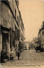 Carte postale ancienne L'Impasse Trainée
                                                                     à Paris 18e
                                