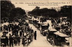Carte postale ancienne L'Avenue du Bois de Boulogne et l'Arc de Triomphe de l'Etoile
                                                                     à Paris 16e
                                