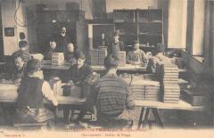 La Grande Trappe - Mortagne - Chocolaterie - Atelier De Pliage