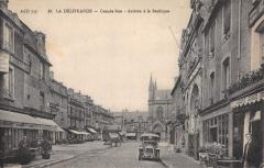 La Delivrande - Grande Rue - Arrivee A La Basilique