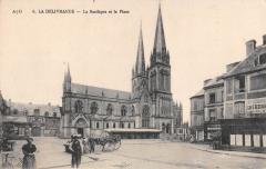 La Delivrande - La Basilique Et La Place