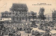 Cherbourg - La Place Du Chateau Un Jour De Marche