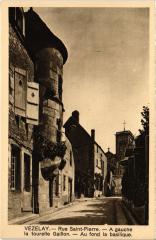Vezelay Rue Saint-Pierre