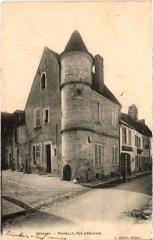 Cravant Tourelle Rue d'Orleans
