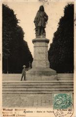 Avallon Statue de Vauban à Avallon