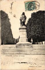 Avallon Statue de Vauban à Avallon