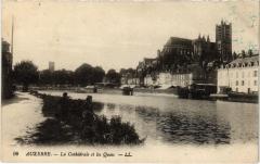 Auxerre Cathedrale et les Quais à Auxerre