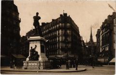 Paris Statue Etienne Dolet