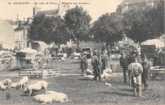 Avallon - Un Jour De Foire - Marche Aux Cochons à Avallon