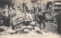 Fumay - Ardoisieres Saint Joseph - Atelier De Fendeur - Dechargement D'Un à Fumay