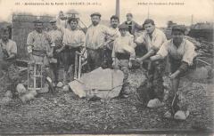 Ardoisieres De La Foret A Combree - Atelier De Fendeurs D'Ardoises -
													49 Maine et Loire
												