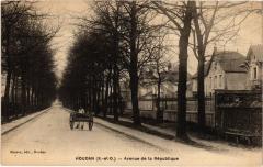 Houdan Avenue de la Republique France à Houdan