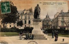 Versailles Statue et Square Hoche France -
																					78000 Versailles
																			