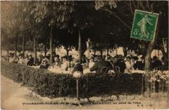 Villennes s Seine Un Restaurant au bord de l'eau France