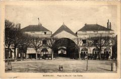 Richelieu Place du Marche, Les Halles France à Richelieu