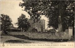 Environs de Tours Ruines du Chateau France à Tours
