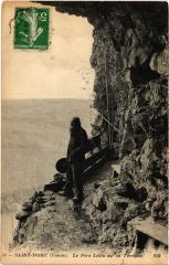 Saint-More Le Pere Leleu sur sa Terrasse France