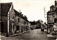 Courson-les-Carrieres Route de Clamecy France