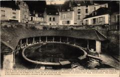 Dijon Source tres curieuse qui,jaillissant a plenis bords France