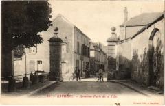 Ravieres ancienne Porte de la Ville France