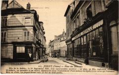 Joigny Place des Innocents France à Joigny