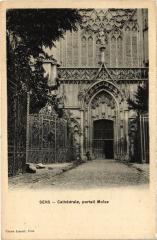 Sens Cathedrale,portail Moise France