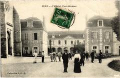 Sens L'Hopital,Cour interieure France