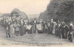 Noce Bretonne Au Pays De Cornouailles - Tete Du Cortege Arrivant Au Festi