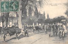 Caen - La Place Du Parc - Jour De Foire à Caen