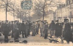 Orleans - Le Marche Aux Puces à Orléans