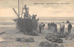 Berck Plage - Appareillage D'Un Bateau Pour La Peche à Berck