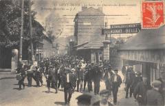 Saint Denis - La Sortie Des Ouvriers Des Etablissements Delaunay Bellevil à Saint-Denis