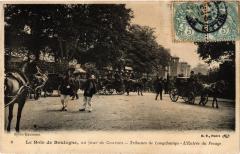 Paris Bois de Boulogne jour de Courses Tribunes