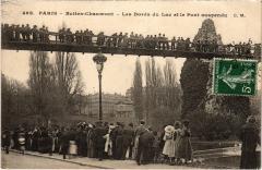 Paris Buttes-Chaumont Bords du Lac
