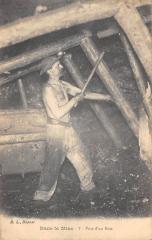 Dans La Mine - Pose D'Un Bois -
													62 Pas de Calais
												